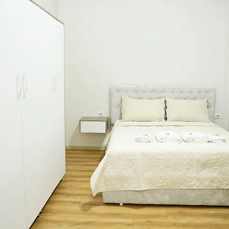 Corner ティラナ