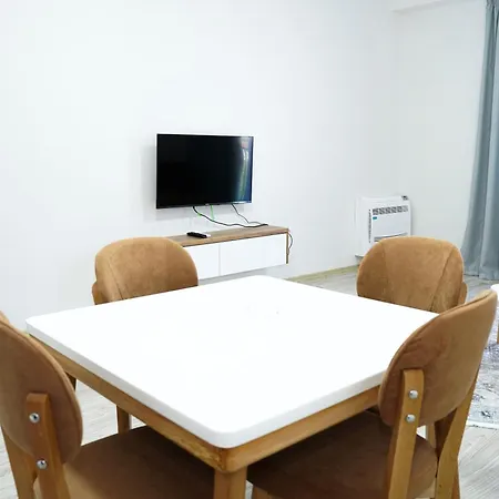Corner ティラナ